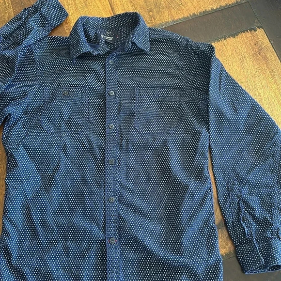 Cremieux shirt slim fit size Med. - Picture 1 of 5